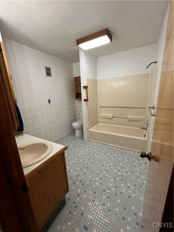 9069 River Road Lysander, NY 13135 - Photo 10 of 25 Full Bath