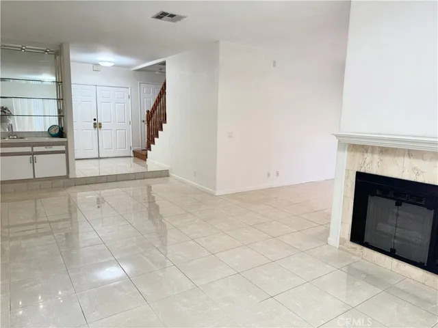 $4,100 | 18319 Hart Street, Unit 3, Reseda, CA 91335