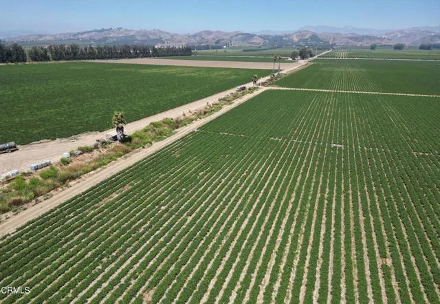 $10,995,000 | 150-300 West Los Angeles Avenue, Oxnard, CA 93066