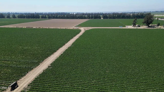 $10,995,000 | 150-300 West Los Angeles Avenue, Oxnard, CA 93066