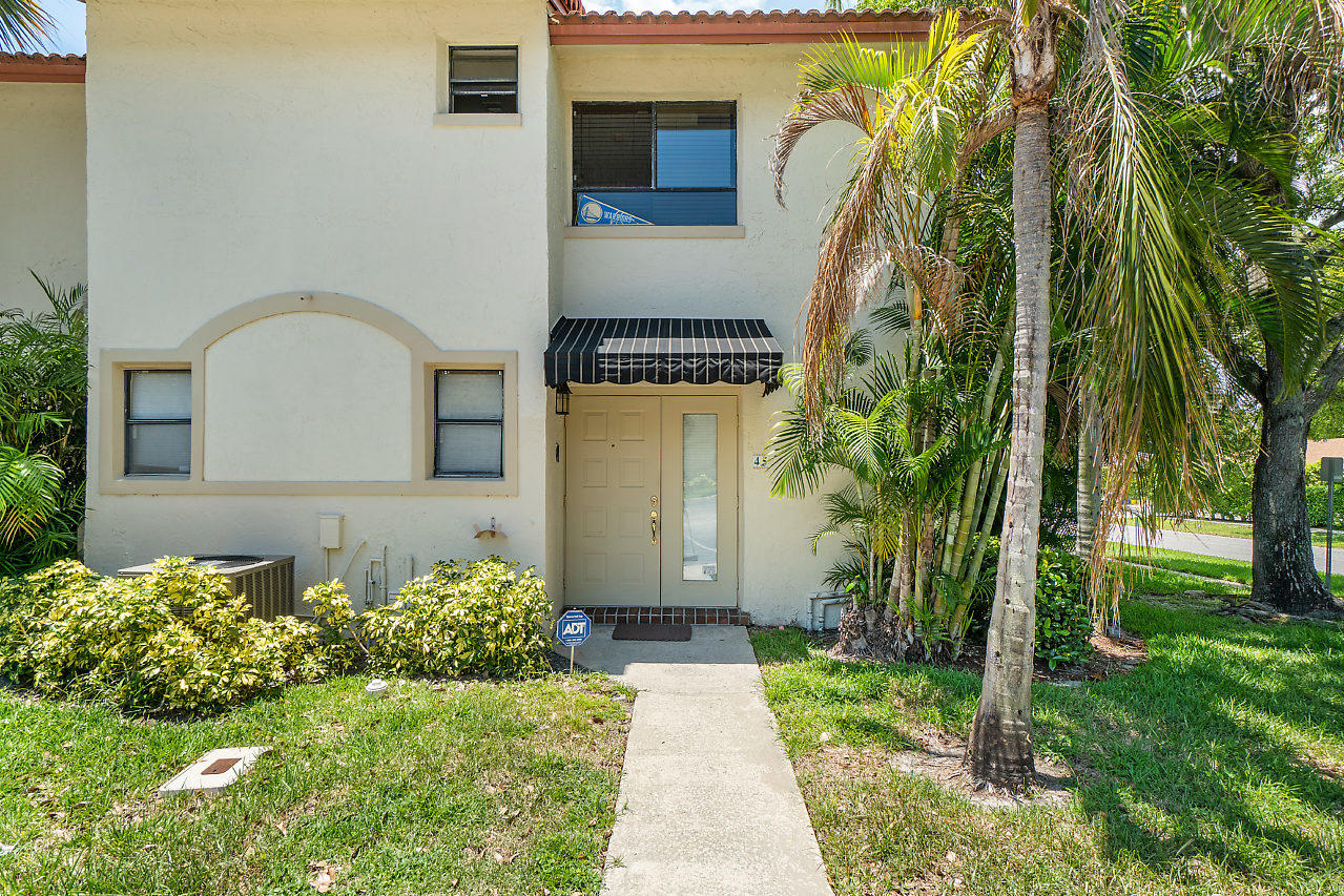 7200 Northwest 2nd Avenue, Unit 45 Boca Raton, FL 33487 - Photo 3 of 29 006-7200NW2ndAve-BocaRaton-FL-small - Co