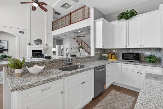 a view of entryway and hall