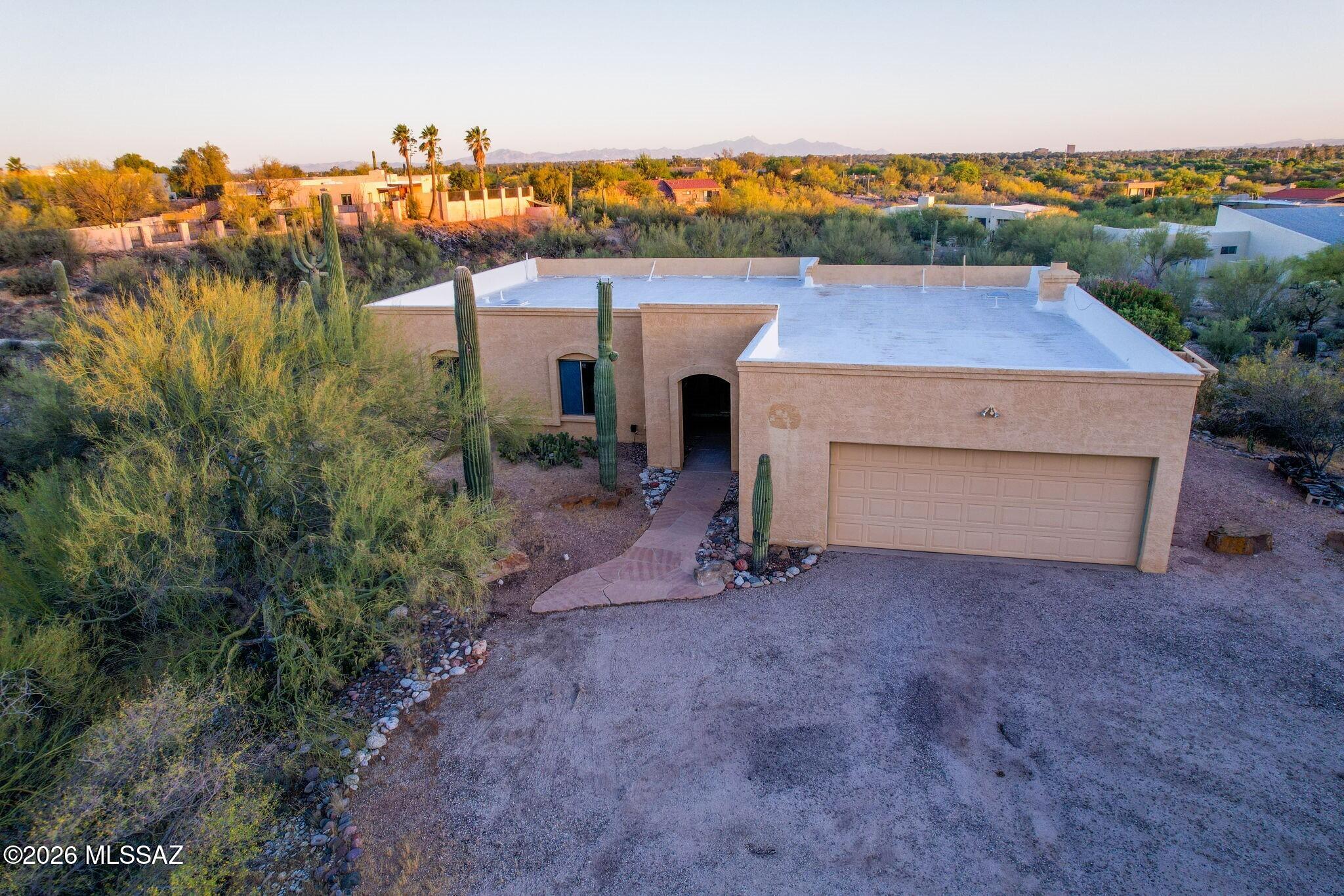 6090 East River Road Tucson, AZ 85750 - Photo 2 of 49