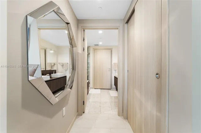 $5,000 | 1000 Brickell Plaza, Unit 4103, Miami, FL 33131