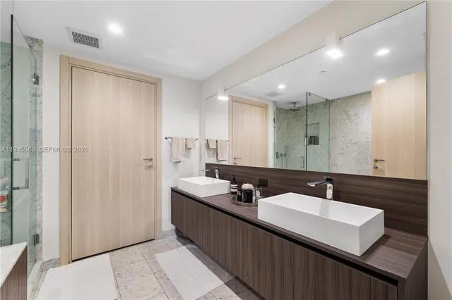 $5,000 | 1000 Brickell Plaza, Unit 4103, Miami, FL 33131