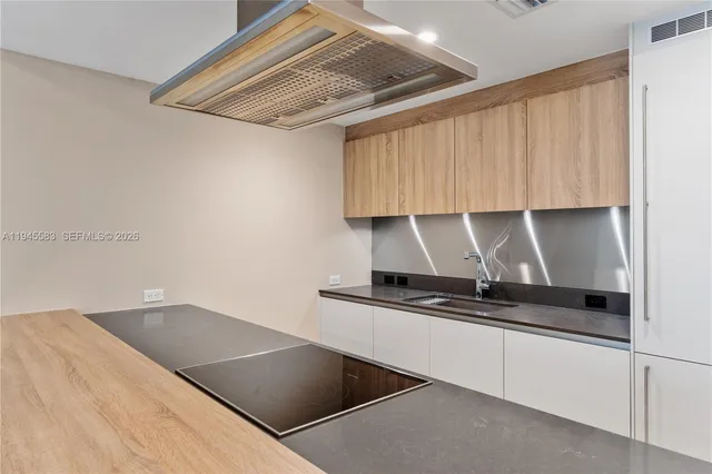 $5,000 | 1000 Brickell Plaza, Unit 4103, Miami, FL 33131