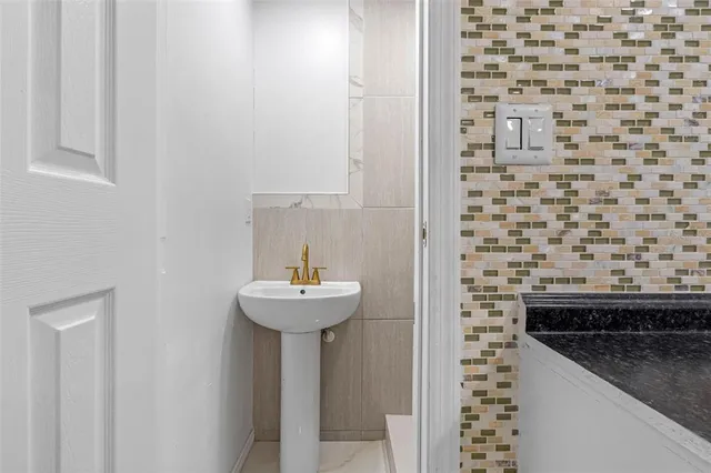 $580,000 | 7223 North Clark Avenue, Tampa, FL 33614