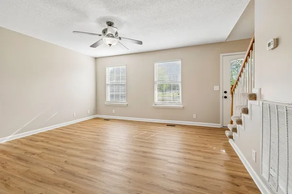 $385,000 | 2901 Meadowhill Drive, Murfreesboro, TN 37130