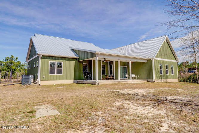 404 Pilchers Branch Road Holly Ridge, NC 28445 - Photo 22 of 33 Back Porch