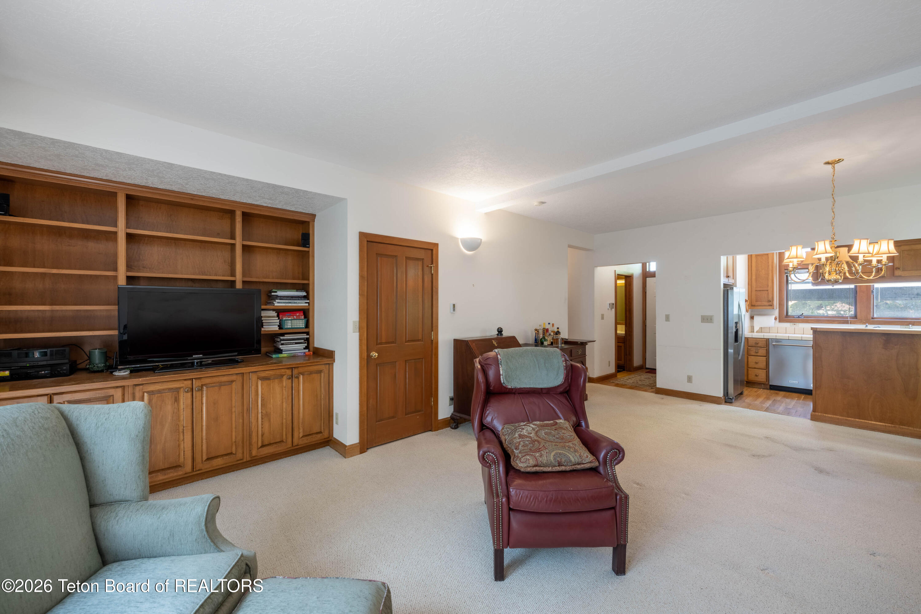 120 Rancher Street, Unit 6 Jackson, WY 83001 - Photo 3 of 25 Living room