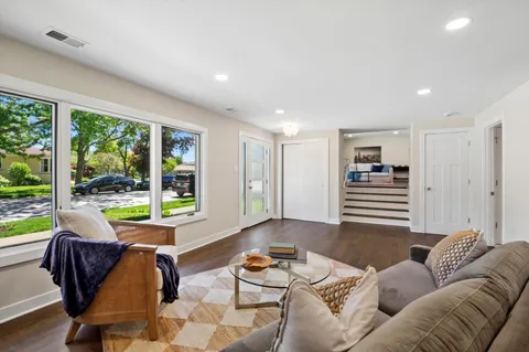 $899,900 | 9200 North Lowell Avenue, Skokie, IL 60076
