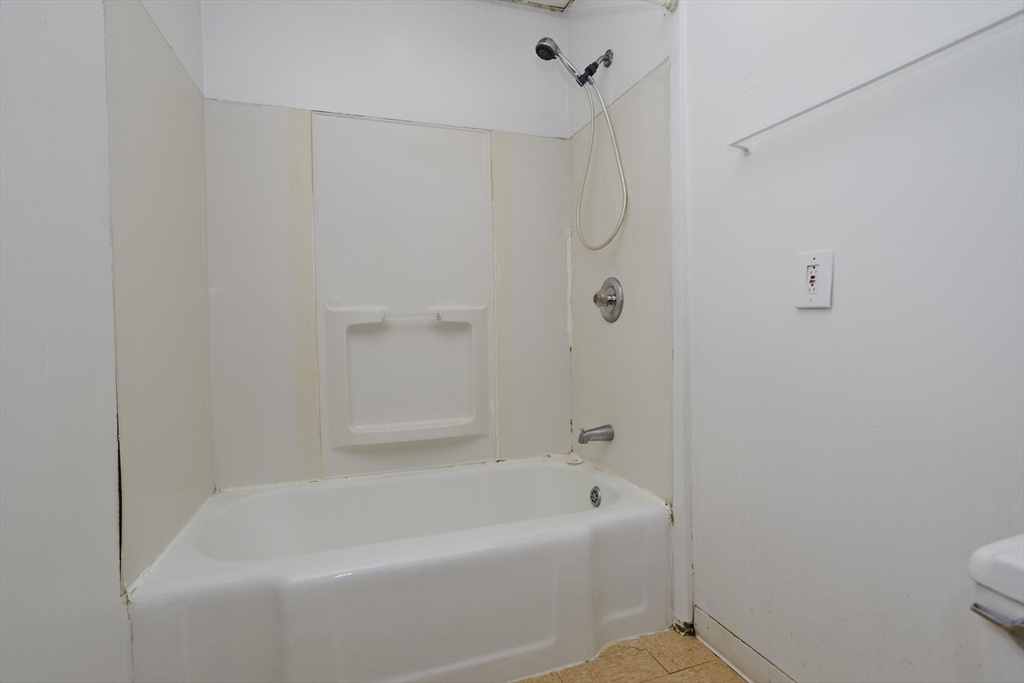 53 Westfield Road Holyoke, MA 01040 - Photo 12 of 40 Gallery Image 12