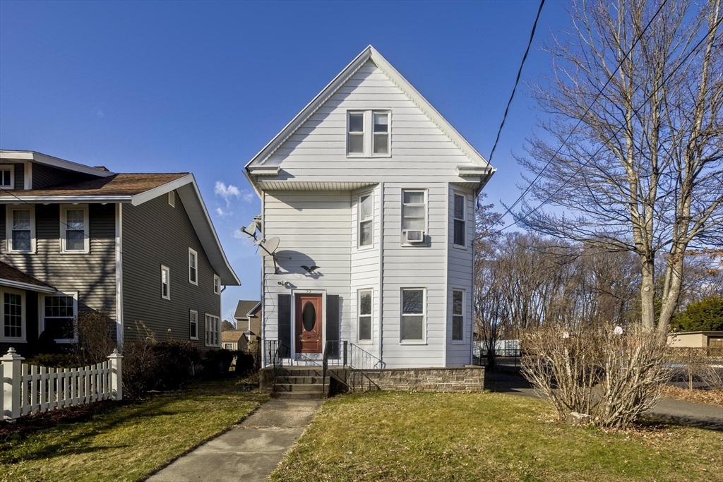 53 Westfield Road Holyoke, MA 01040 - Photo 2 of 40 Gallery Image 2
