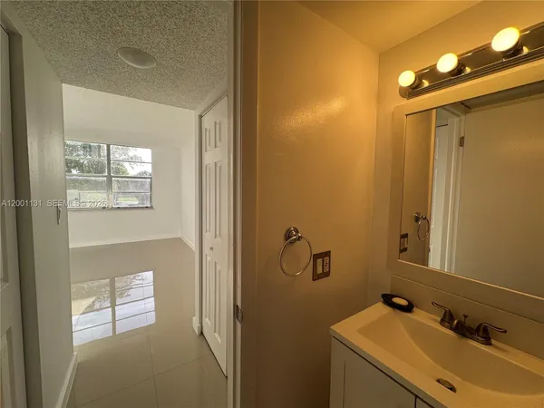 $1,900 | 13120 Southwest 92nd Avenue, Unit B303, Miami, FL 33176