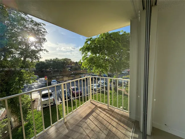 $1,900 | 13120 Southwest 92nd Avenue, Unit B303, Miami, FL 33176