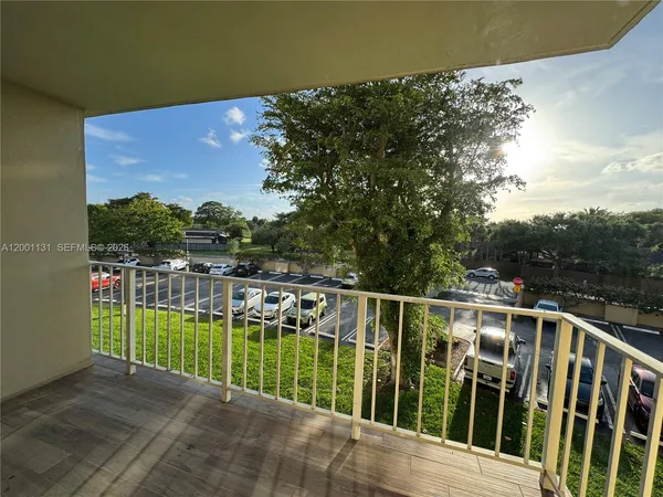 $1,900 | 13120 Southwest 92nd Avenue, Unit B303, Miami, FL 33176