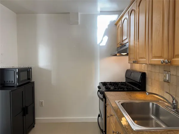 $1,900 | 13120 Southwest 92nd Avenue, Unit B303, Miami, FL 33176