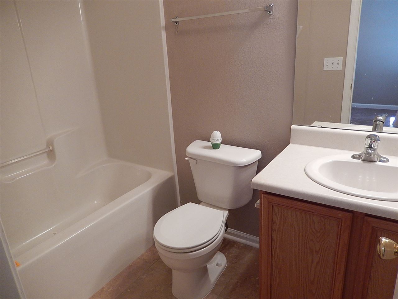 591 Fulton Road, Unit B Tallahassee, FL 32312 - Photo 3 of 16
