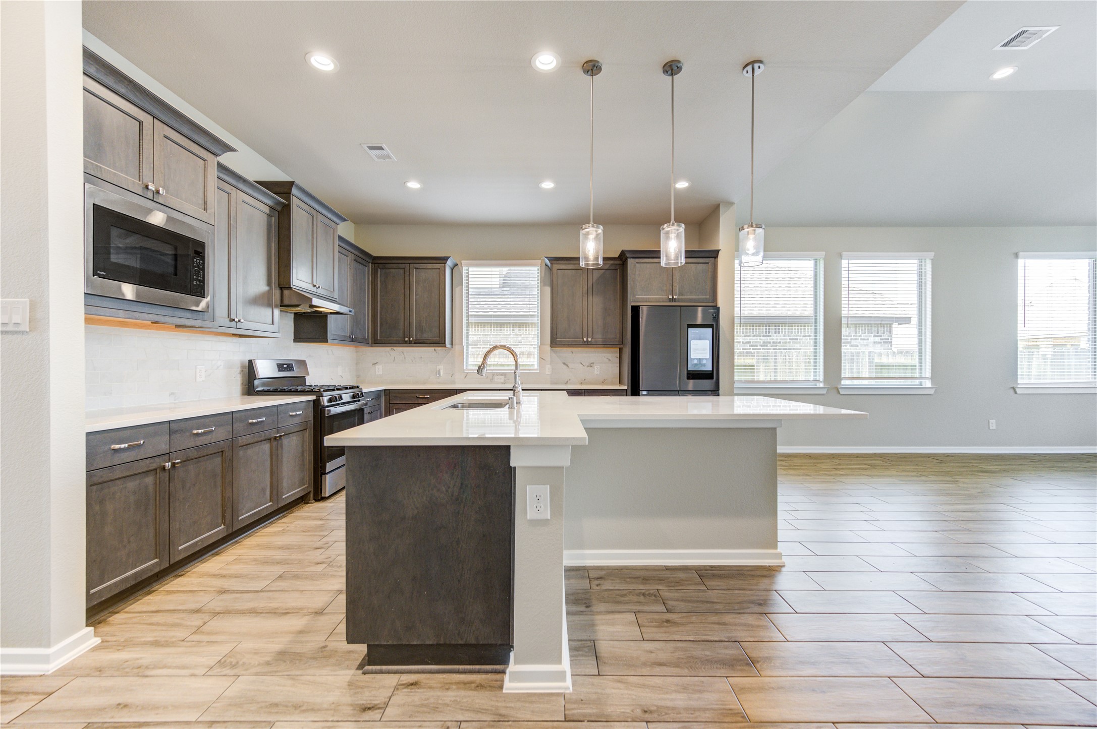 16811 Ruellia Field Road Humble, TX 77346 - Photo 5 of 17 Kitchen 2