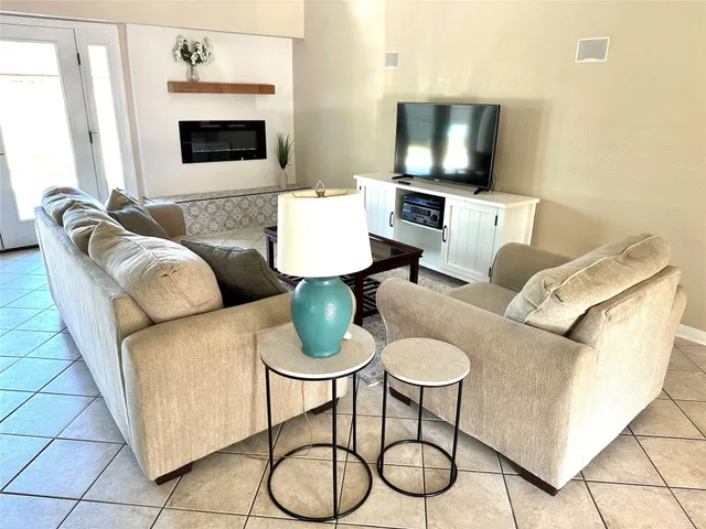 $2,300 | 1116 North Heron Drive, Seabrook, TX 77586