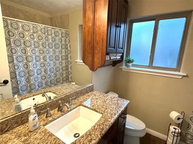 $2,300 | 1116 North Heron Drive, Seabrook, TX 77586