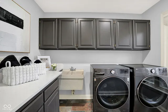 $875,000 | 118 White Horse Lane, Fishers, IN 46038