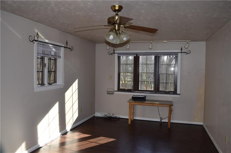 439 Fox Road Pittsburgh, PA 15239 - Photo 14 of 25