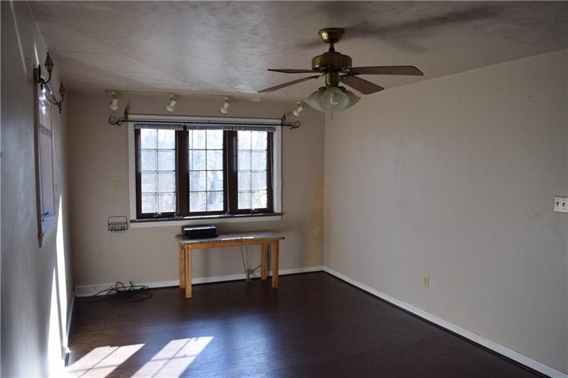 439 Fox Road Pittsburgh, PA 15239 - Photo 16 of 25