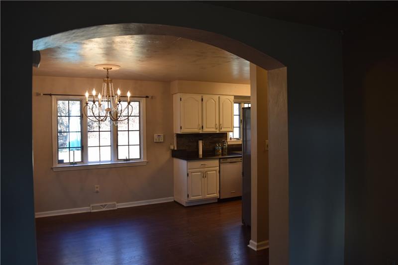 439 Fox Road Pittsburgh, PA 15239 - Photo 5 of 25