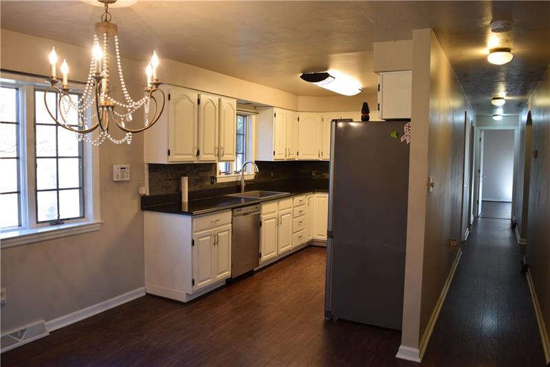439 Fox Road Pittsburgh, PA 15239 - Photo 6 of 25
