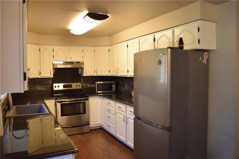 439 Fox Road Pittsburgh, PA 15239 - Photo 7 of 25
