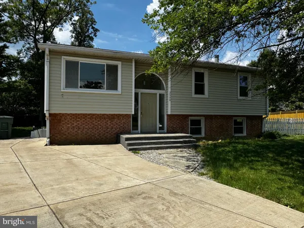 $3,900 | 2508 St John Place, Alexandria, VA 22311