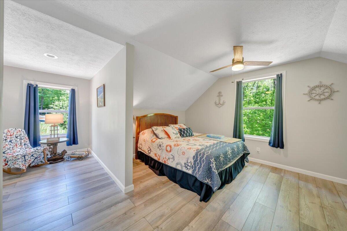 59 Camp Road Moneta, VA 24121 - Photo 24 of 46 Upper guest Bedroom
