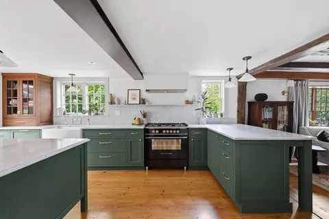 $2,285,000 | 126 South Street, Hingham, MA 02043