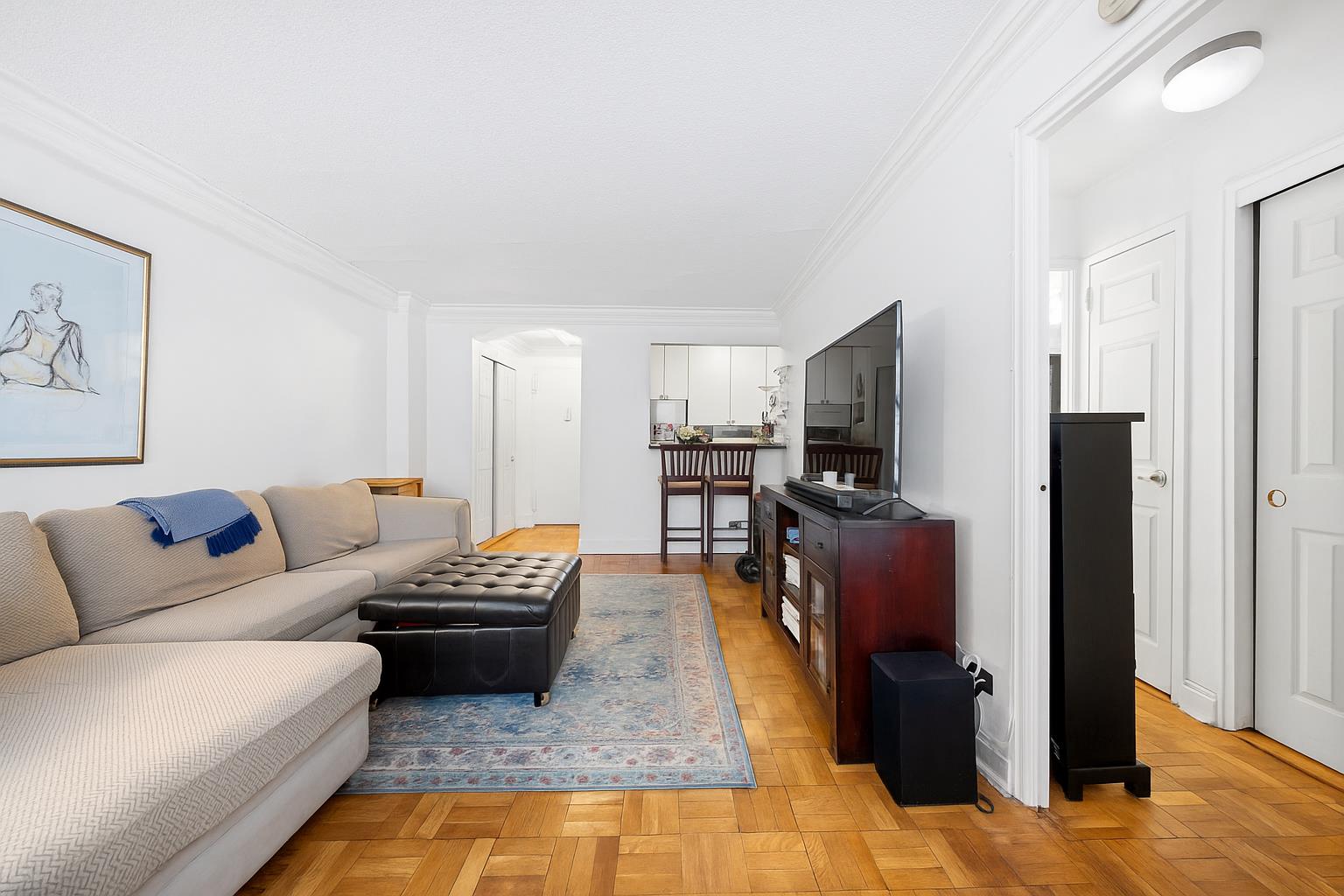 310 East 70th Street, Unit 1G Manhattan, NY 10021 - Photo 3 of 7