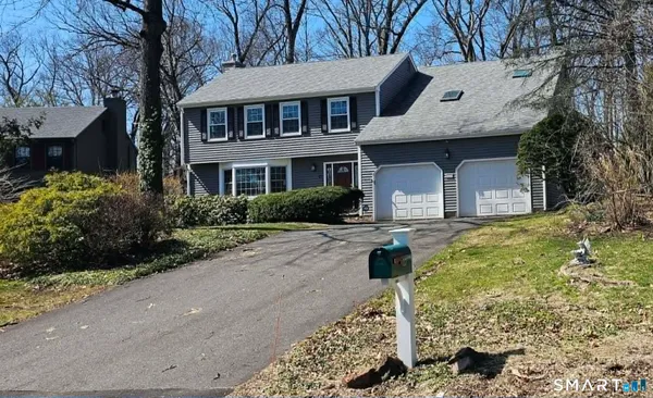 $639,900 | 17 Michael Drive, Farmington, CT 06032