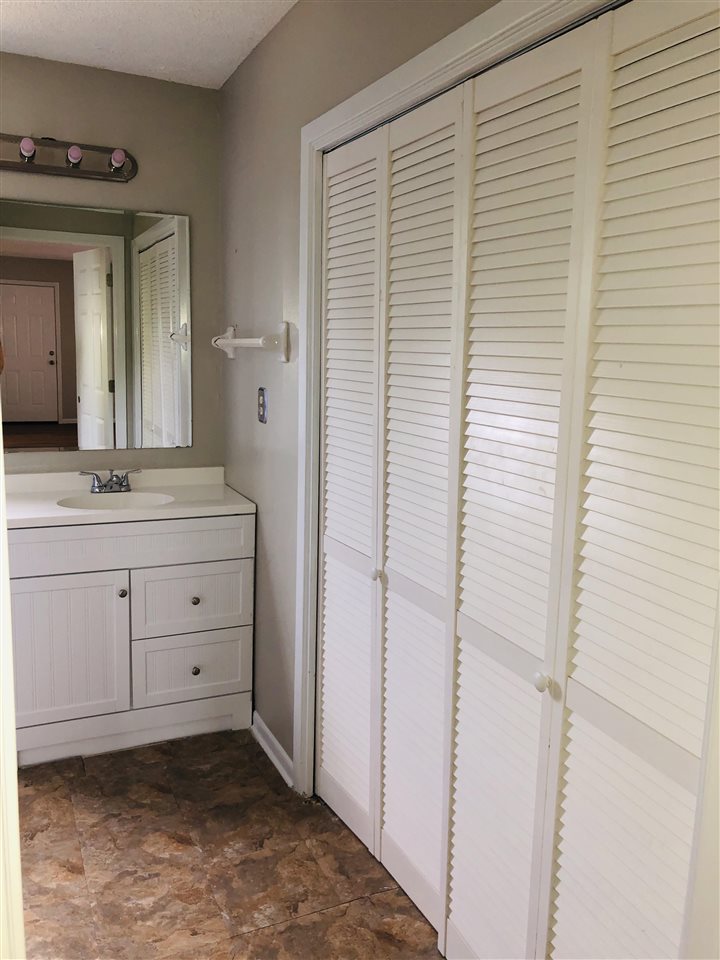 1070 Bayshore Road, Unit G Gulf Breeze, FL 32563 - Photo 8 of 10