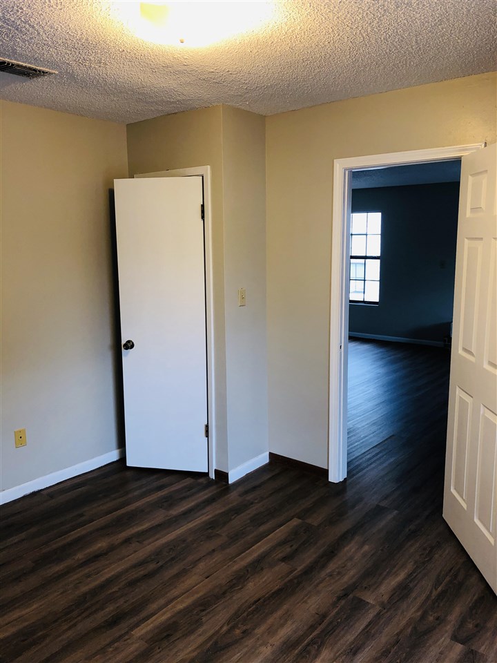 1070 Bayshore Road, Unit G Gulf Breeze, FL 32563 - Photo 9 of 10