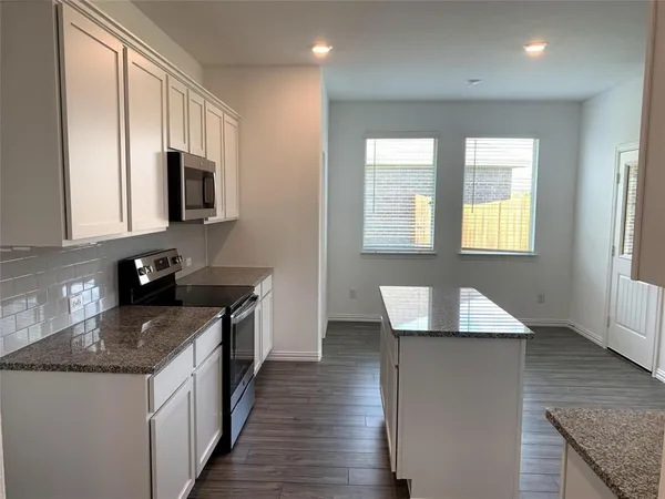 $2,100 | 513 Peel Street, Fate, TX 75189