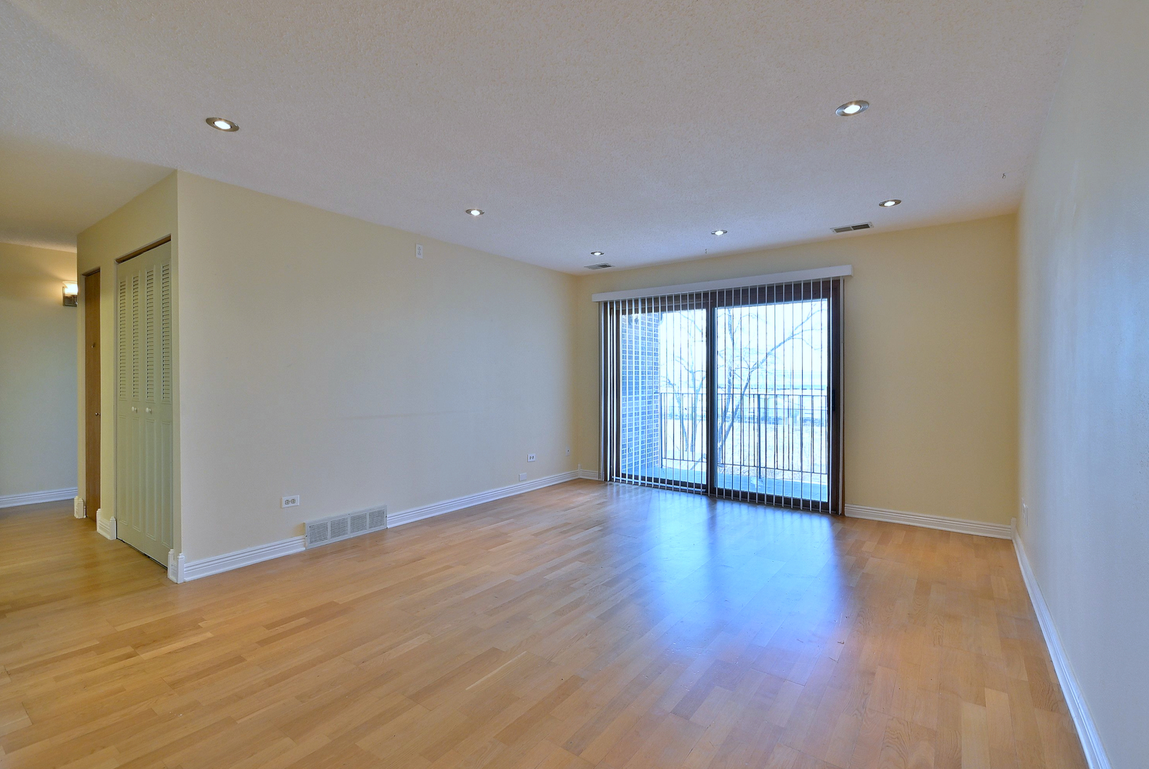 10512 Ridge Cove Drive, Unit 31C Chicago Ridge, IL 60415 - Photo 8 of 30 Gallery Image 8