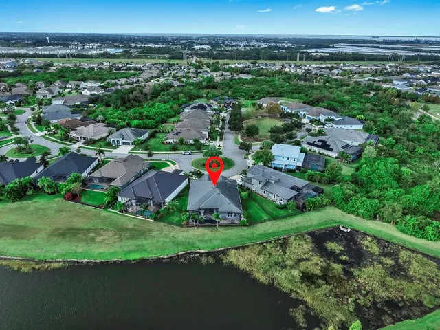 $995,000 | 6951 Crestpoint Drive, Apollo Beach, FL 33572