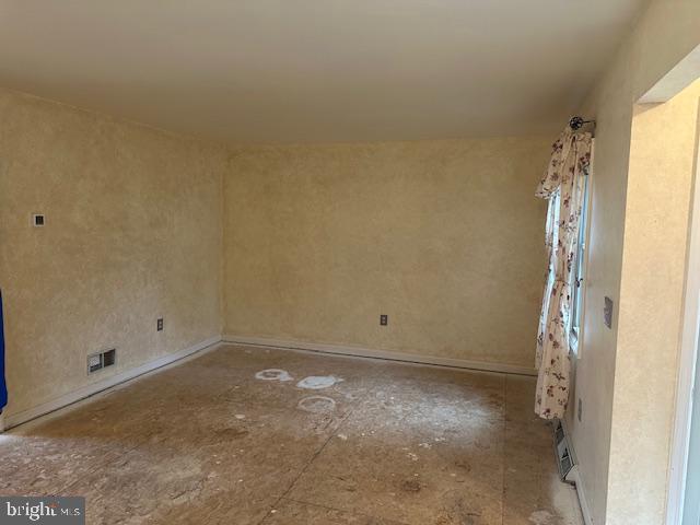 2146 Walnut Street Lebanon, PA 17042 - Photo 6 of 19 Livingroom