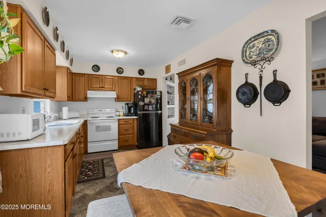 $310,000 | 57 Whitman Street, Brick, NJ 08724