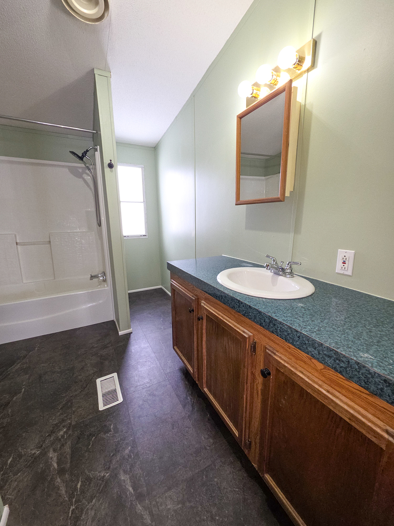 603 North Worthey Street Flora, IL 62839 - Photo 33 of 75