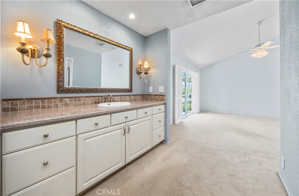 26660 Rim Road Hemet, CA 92544 - Photo 28 of 49 primary bath