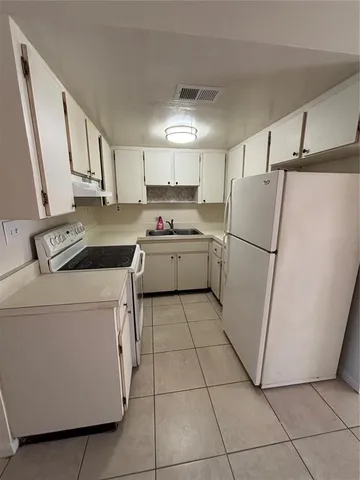 $1,200 | 1008 Pinellas Street, Unit 11, Clearwater, FL 33756