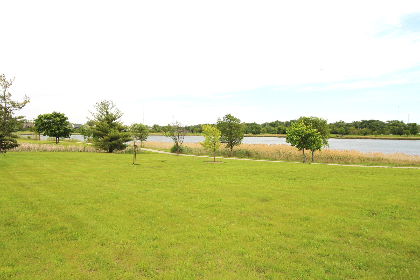 25 Oak Park Road Bloomington, IL 61701 - Photo 25 of 28 a view of an ocean