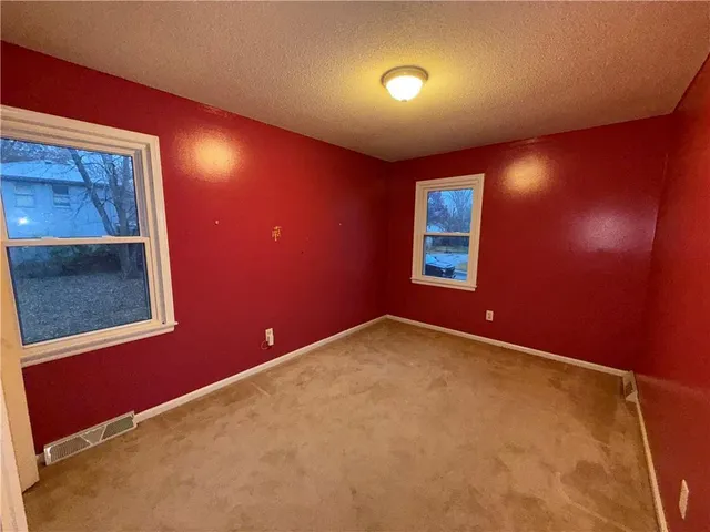 $199,900 | 13309 Park Hills Drive, Grandview, MO 64030