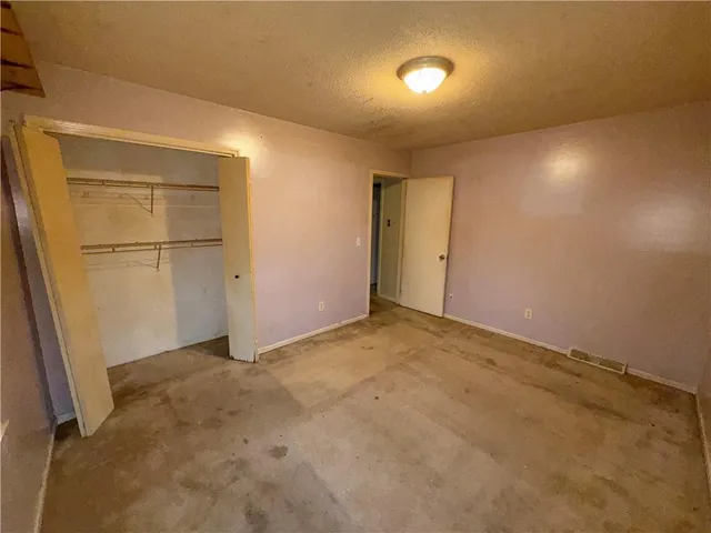 $199,900 | 13309 Park Hills Drive, Grandview, MO 64030