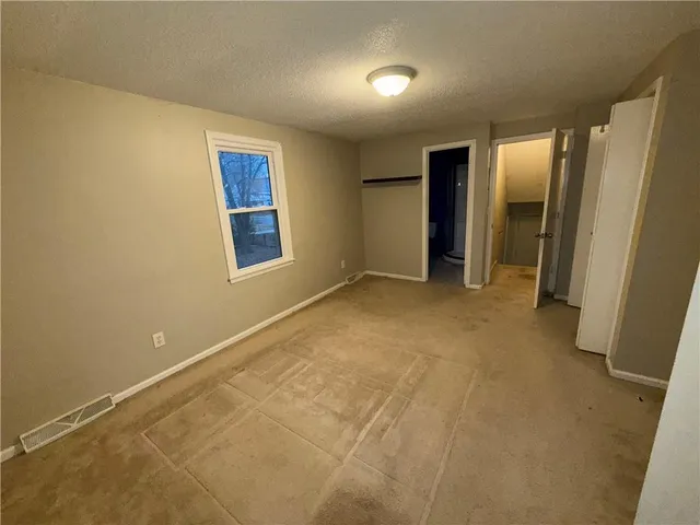 $199,900 | 13309 Park Hills Drive, Grandview, MO 64030